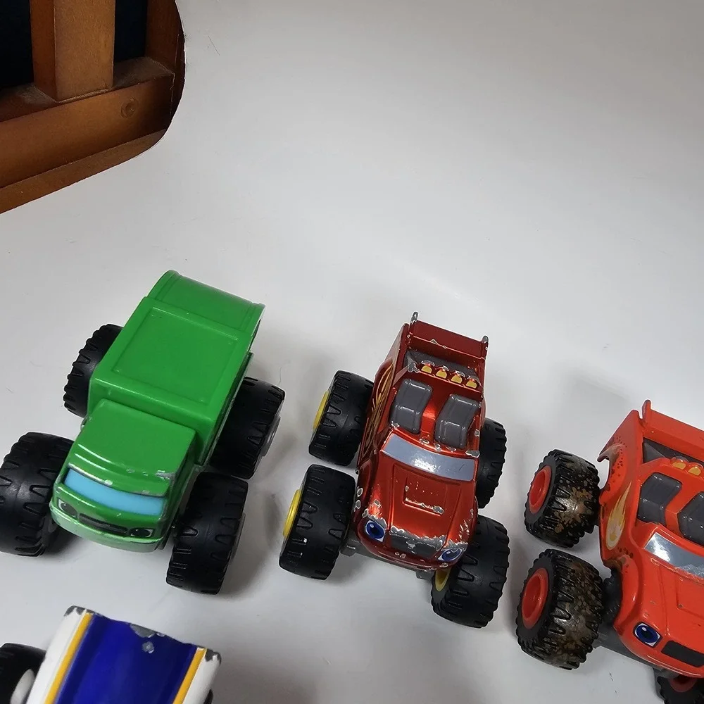 Lot of (7) 2014 Mattel Blaze and the Monster Machines Diecast Monster Trucks